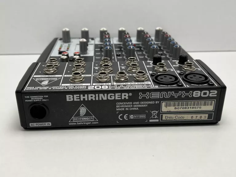 MIKSER BEHRINGER XENYX 802