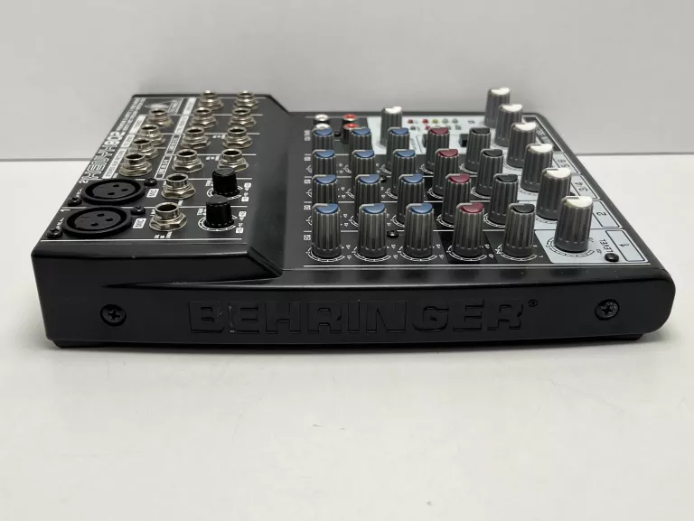 MIKSER BEHRINGER XENYX 802