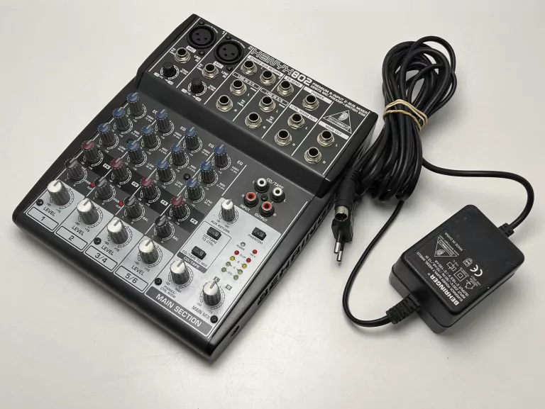 MIKSER BEHRINGER XENYX 802