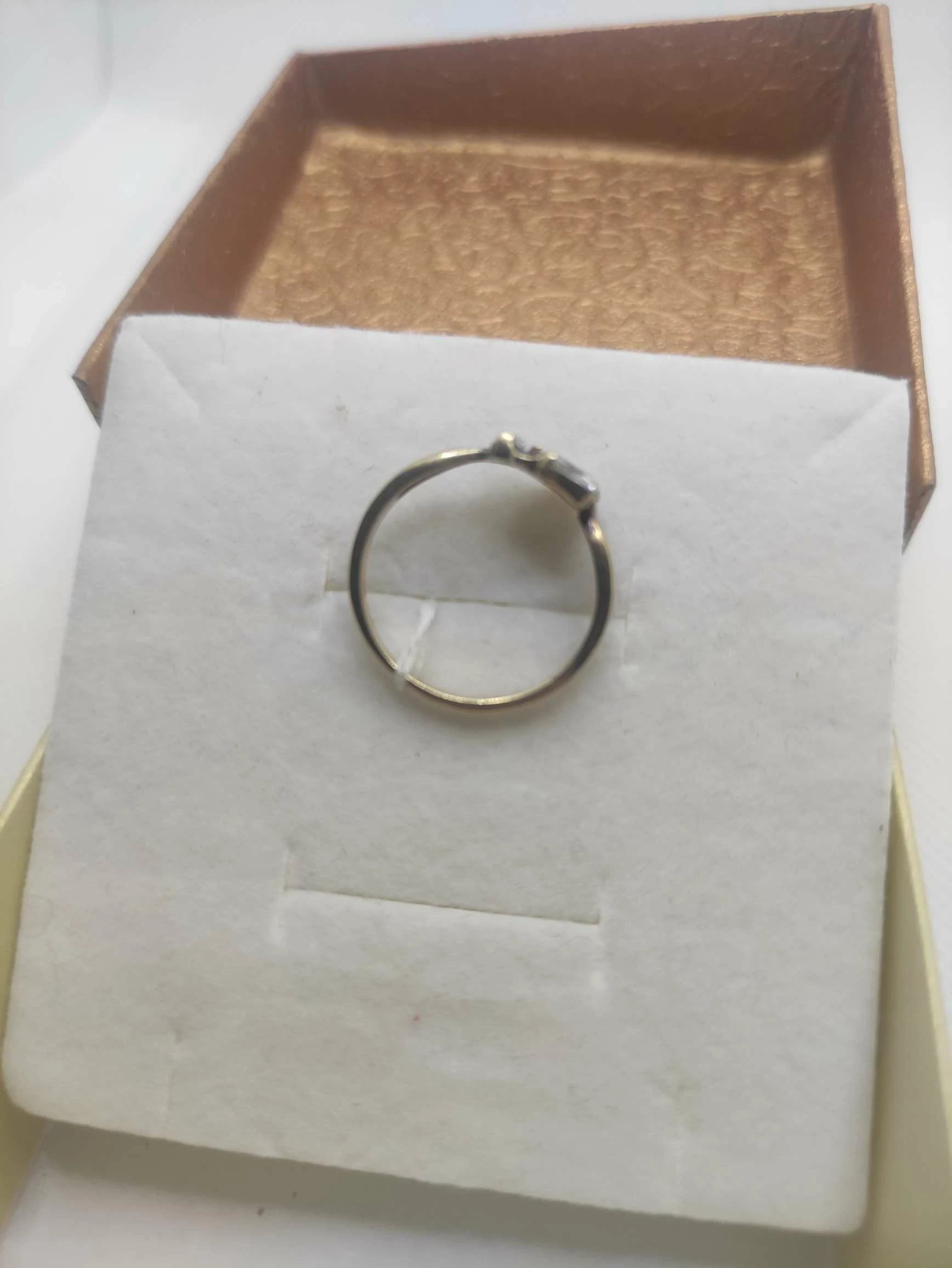 zachwycajacy-zloty-pierscionek-z-kwiatkiem-marka-226434-1704211