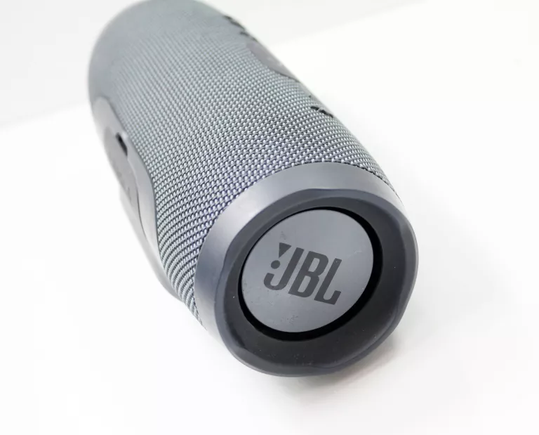 JBL CHARGE ESSENTIAL | IDEALNY STAN