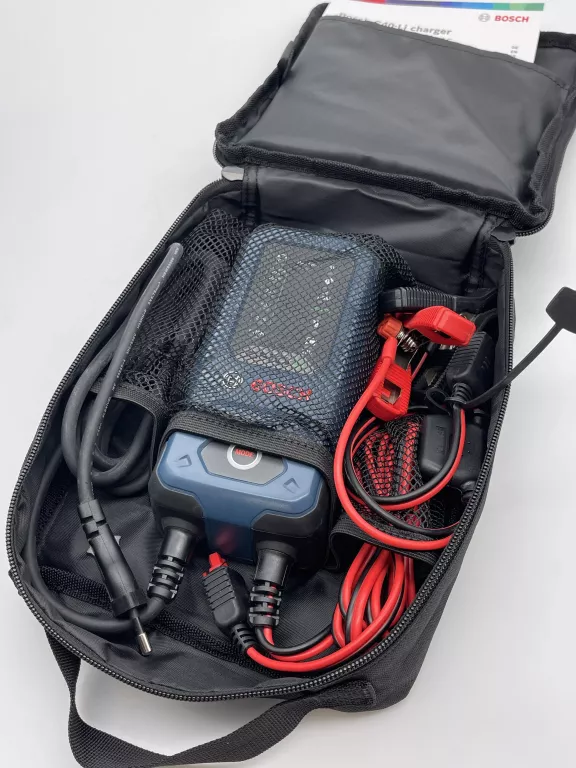 INTELIGENTNY PROSTOWNIK ŁADOWARKA DO AKUMULATORÓW 6/12V BOSCH C40-LI