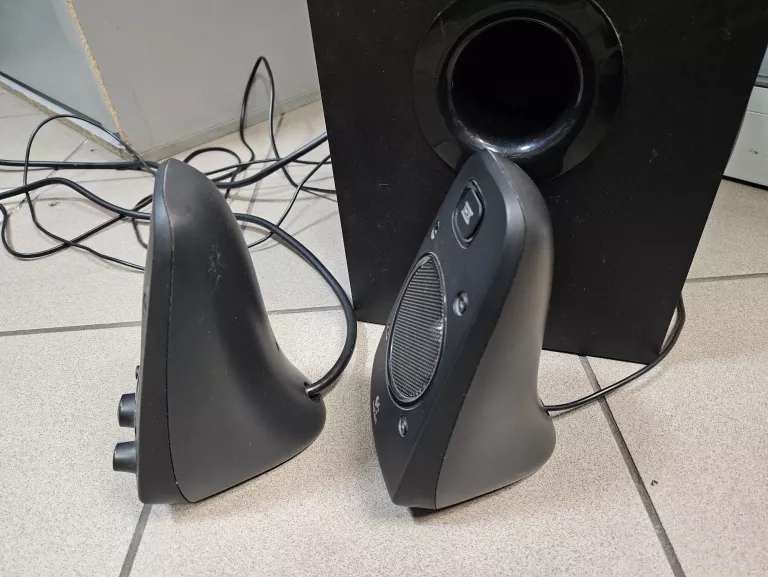 LOGITECH 2.1 Z623 THX SPEAKER SYSTEM