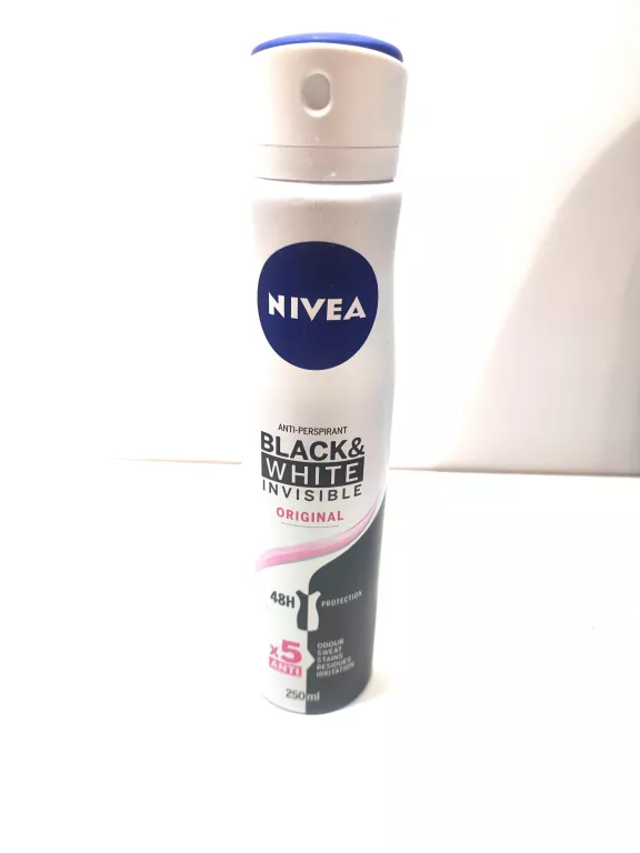 NIVEA BLACK & WHITE INVISIBLE ORIGINAL ANTYPERSPIRANT W SPRAYU 250ML