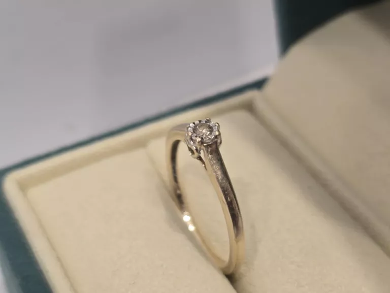 PIĘKNY ZŁOTY PIERŚCIONEK 375 'YES' DIAMENT NA ZARĘCZYNY