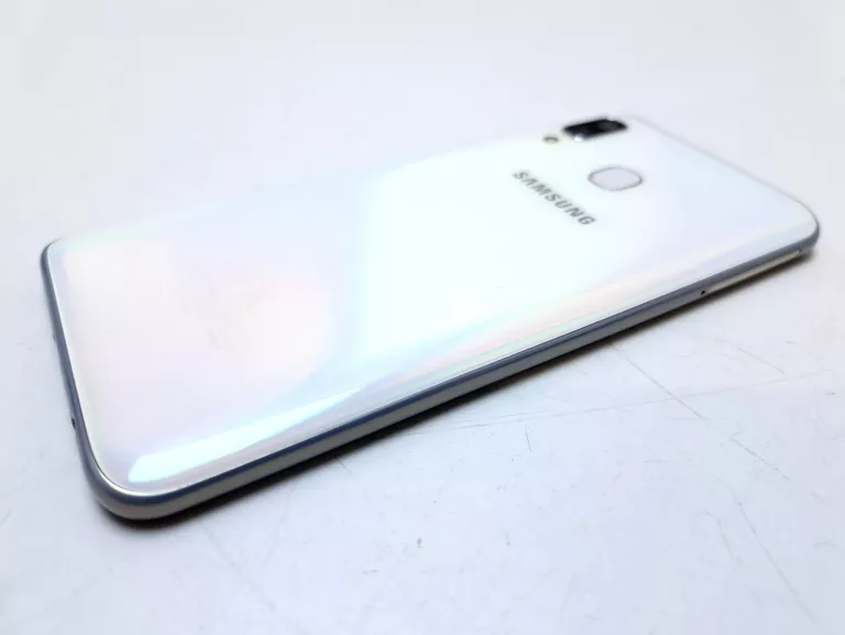 SMARTFON SAMSUNG GALAXY A40 4 GB / 64 GB 4G (LTE) BIAŁY