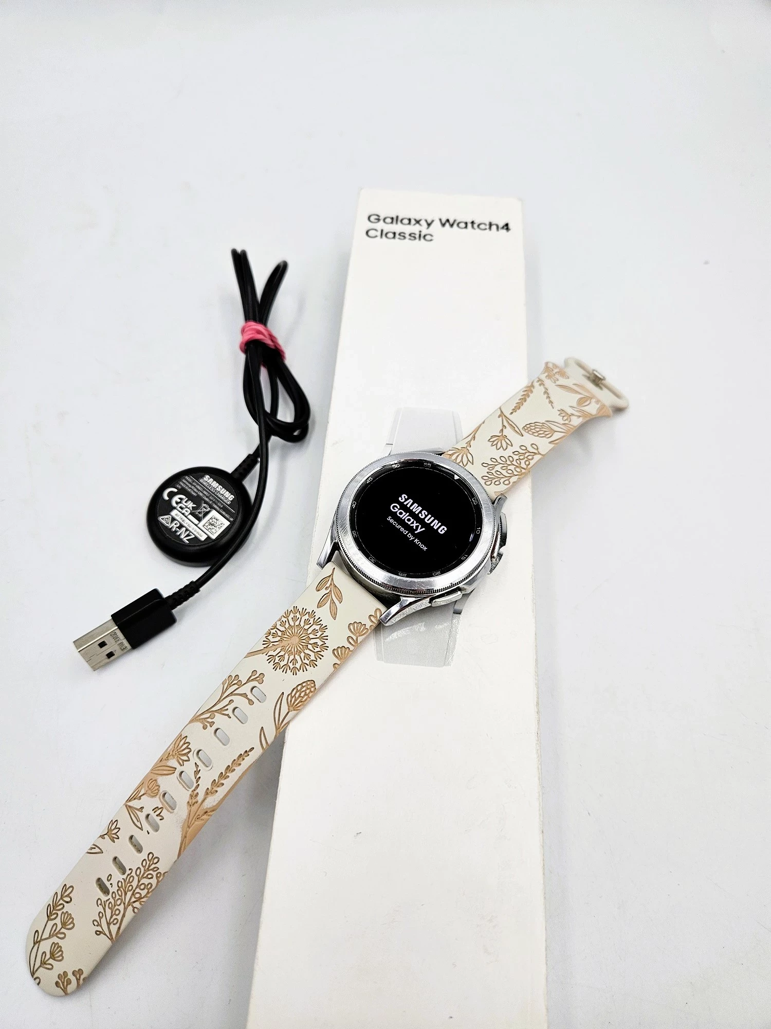 smartwatch-samsung-galaxy-watch-4-classic-42mm-sm-r880-material-koperty-212886-258010