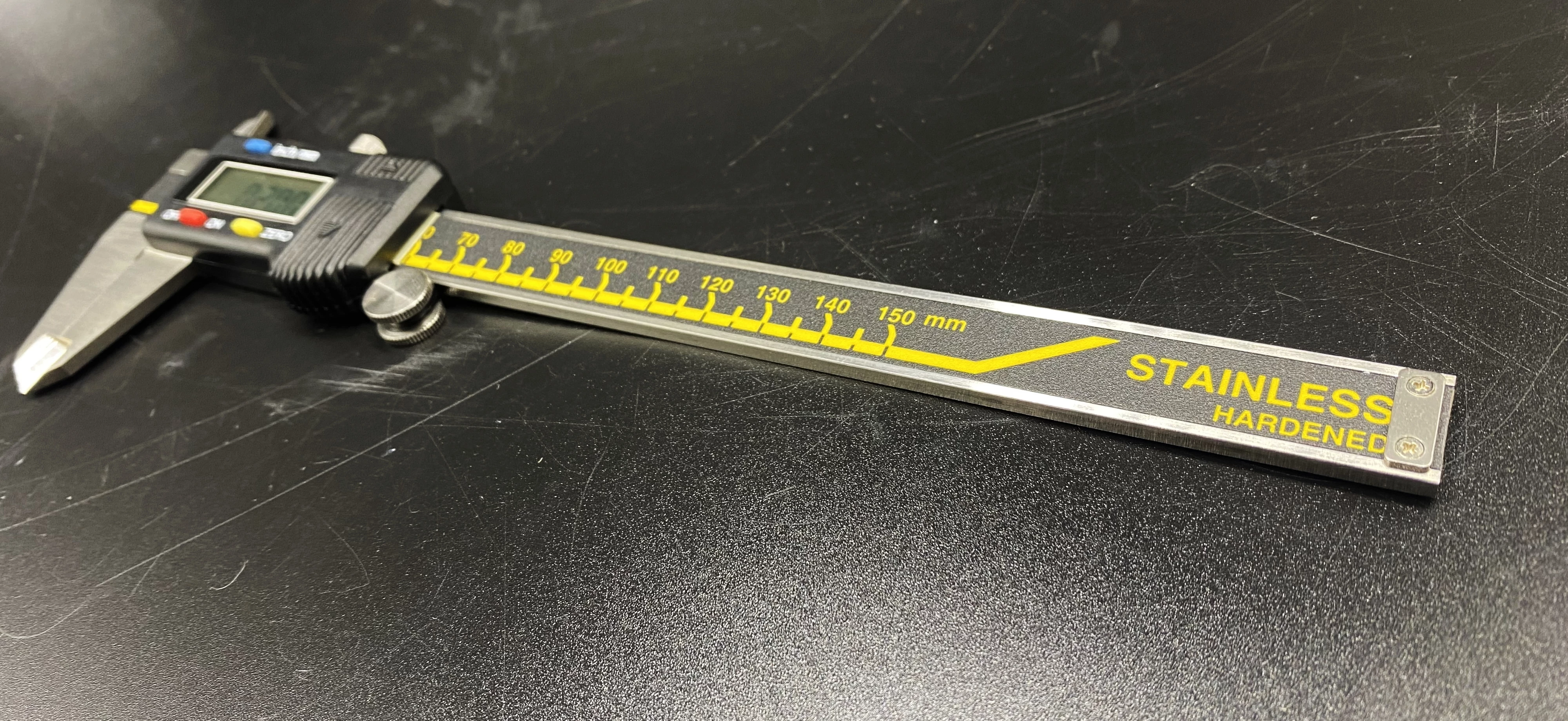 suwmiarka-elektroniczna-dwuszczekowa-metalowa-stainless-hardened-150-mm-stan-11323-2