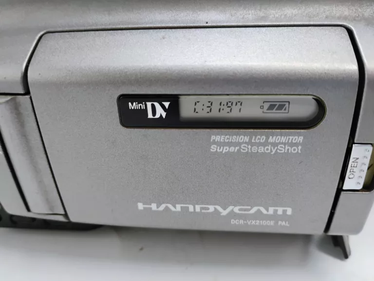 KAMERA SONY DCR-VX2100E (OPIS)