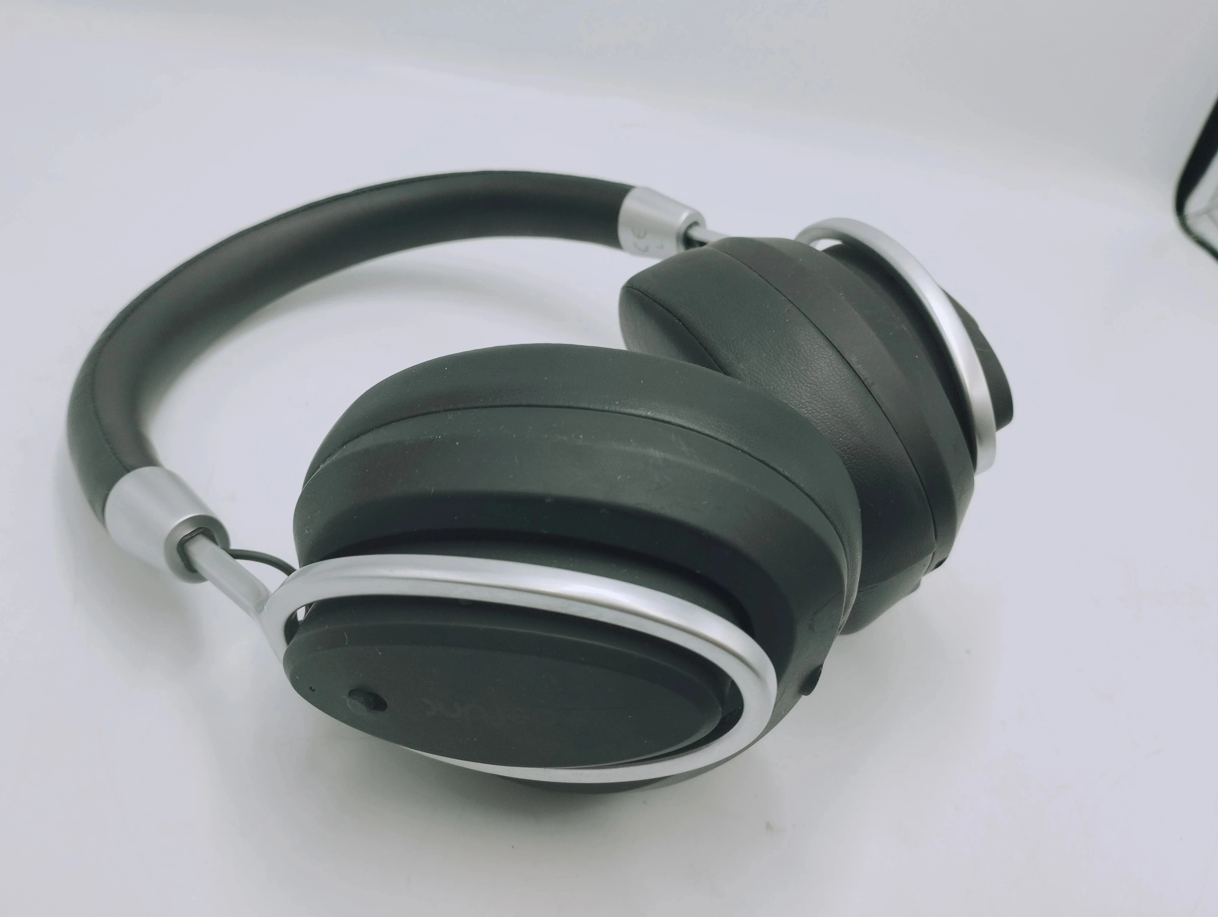 sluchawki-nauszne-defunc-kolor-dominujacy-129357-3