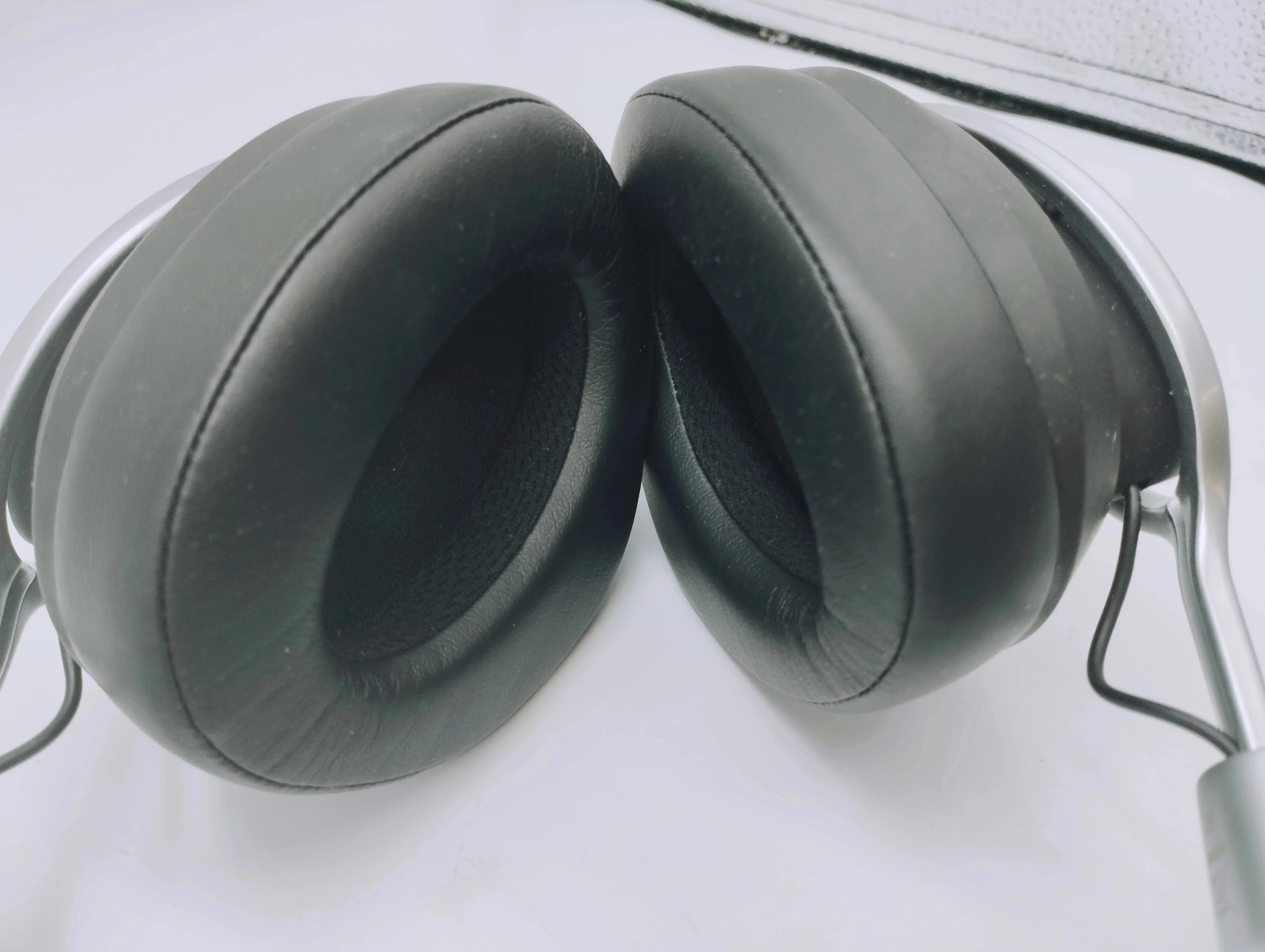 sluchawki-nauszne-defunc-stan-11323-2