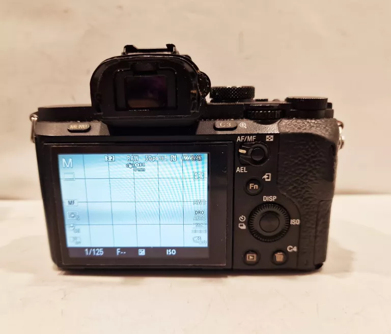 APARAT FOTOGRAFICZNY SONY ALFA 7 II ILCE-7M2 KORPUS PĘKNIĘTY