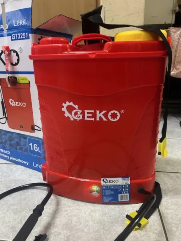 OPRYSKIWACZ AKUMULATOROWY PLECAKOWY GEKO 12V 16 G73251