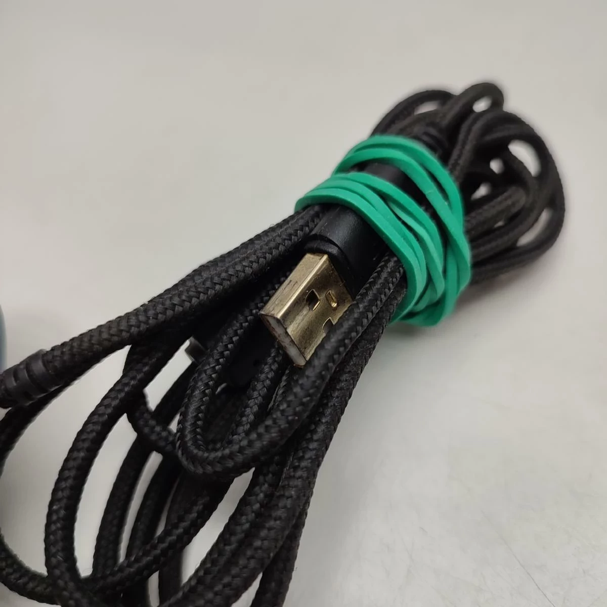 myszka-przewodowa-genesis-krypton-190-rozdzielczosc-myszy-2500