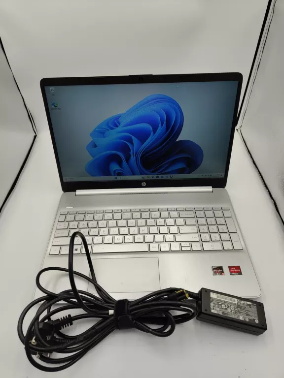 LAPTOP HP 15S-EQ2639NW AMD RYZEN 5 5500U RAM 8 GB SSD 512GB OPIS