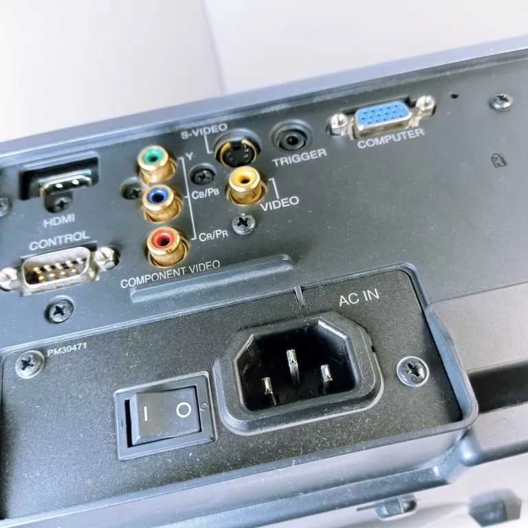 projektor-hitachi-pj-tx200-jasnosc-lampy-ansi-2500