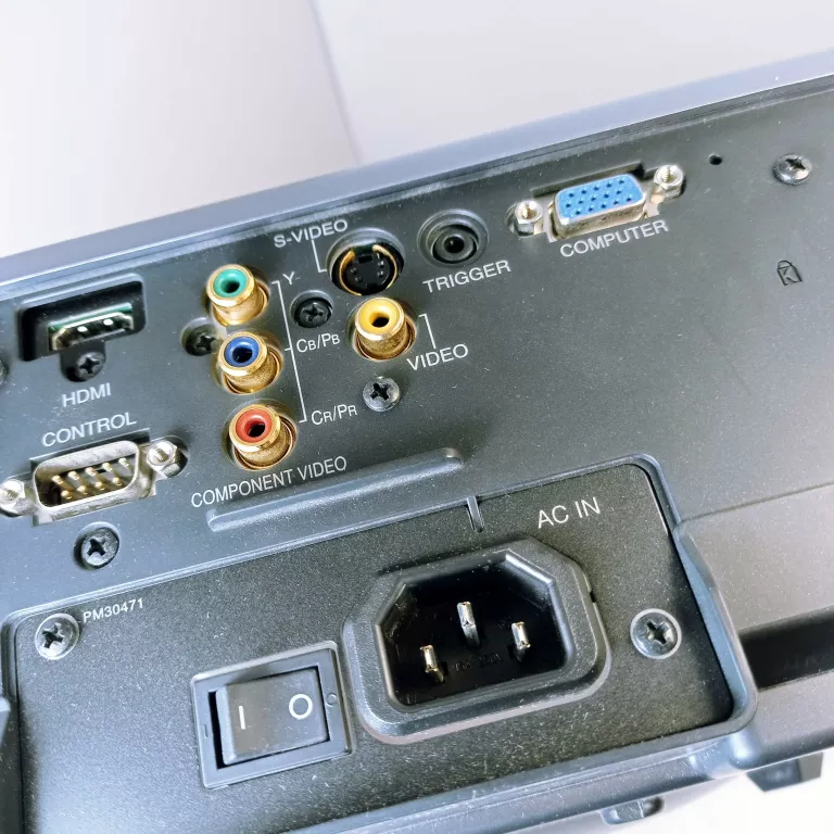 PROJEKTOR HITACHI PJ-TX200
