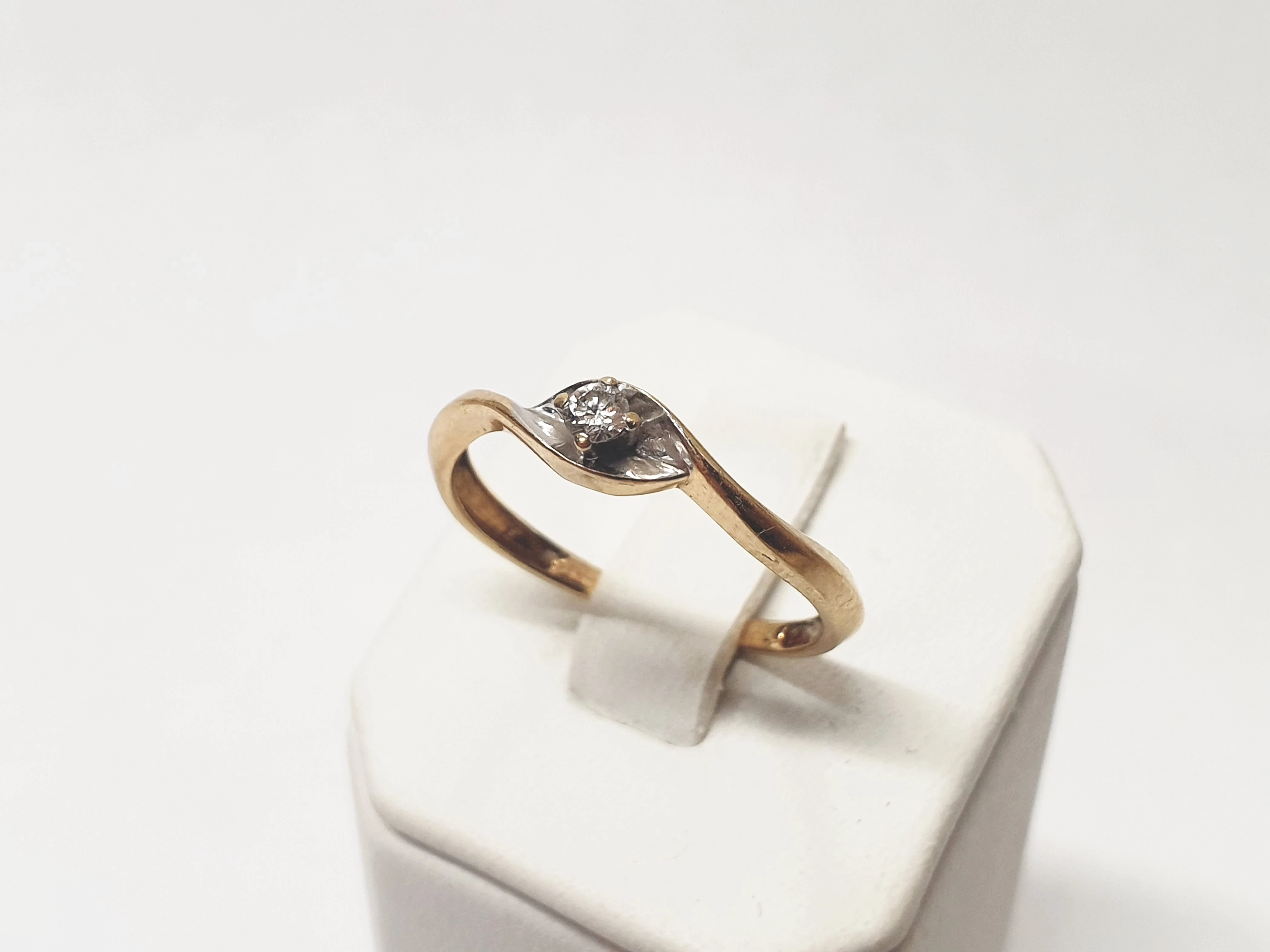 zjawiskowy-zloty-pierscionek-r-z-diamentem-r-10-kosciuszki-48-bilgoraj