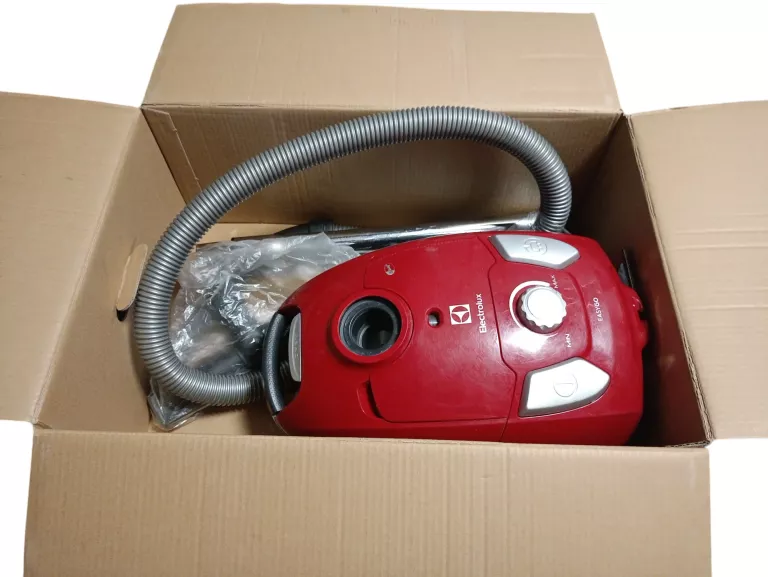 ODKURZACZ ELECTROLUX EASYGO EEG43WR ZESTAW