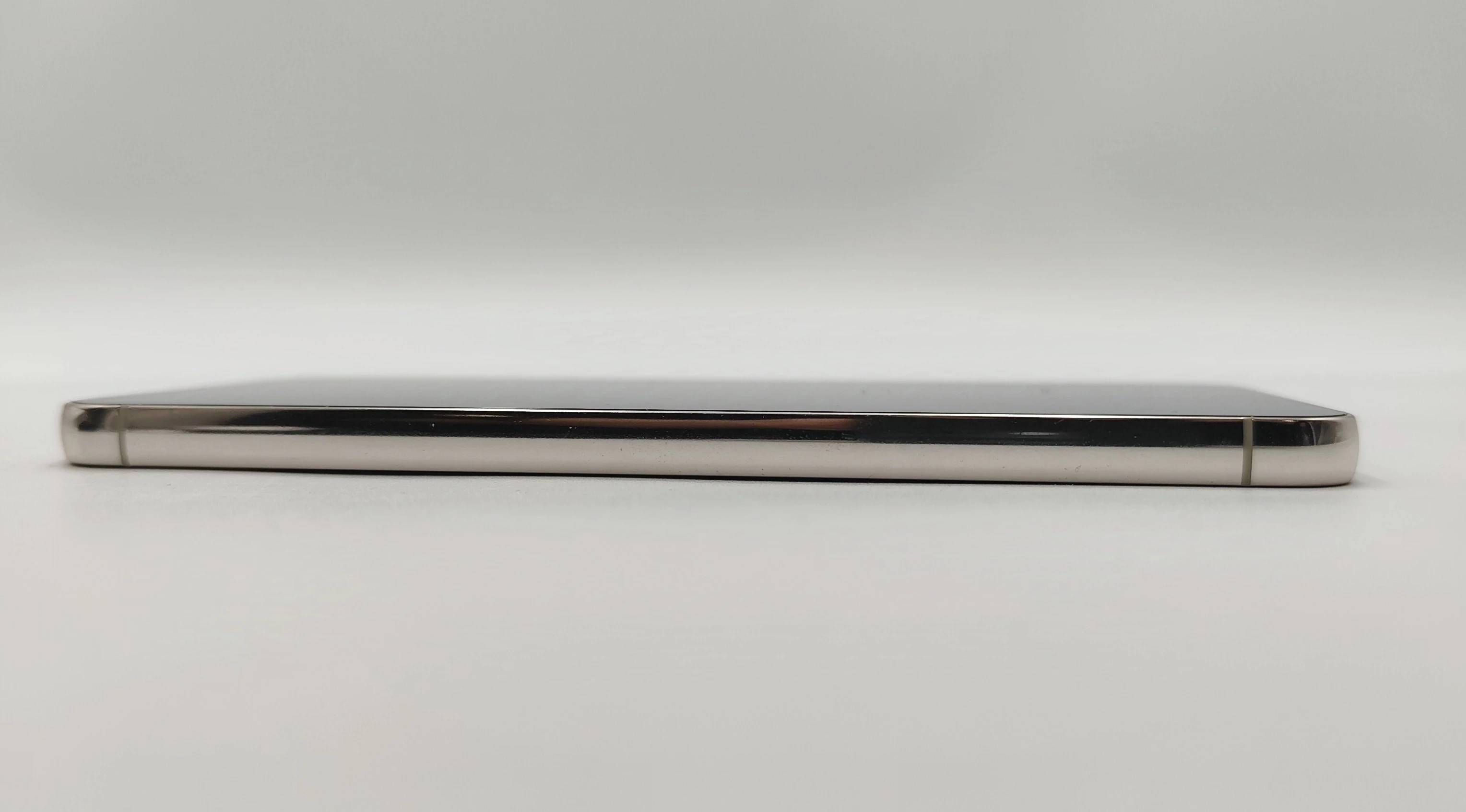 telefon-samsung-galaxy-s23-8256gb-opis-pamiec-ram-202865-214113