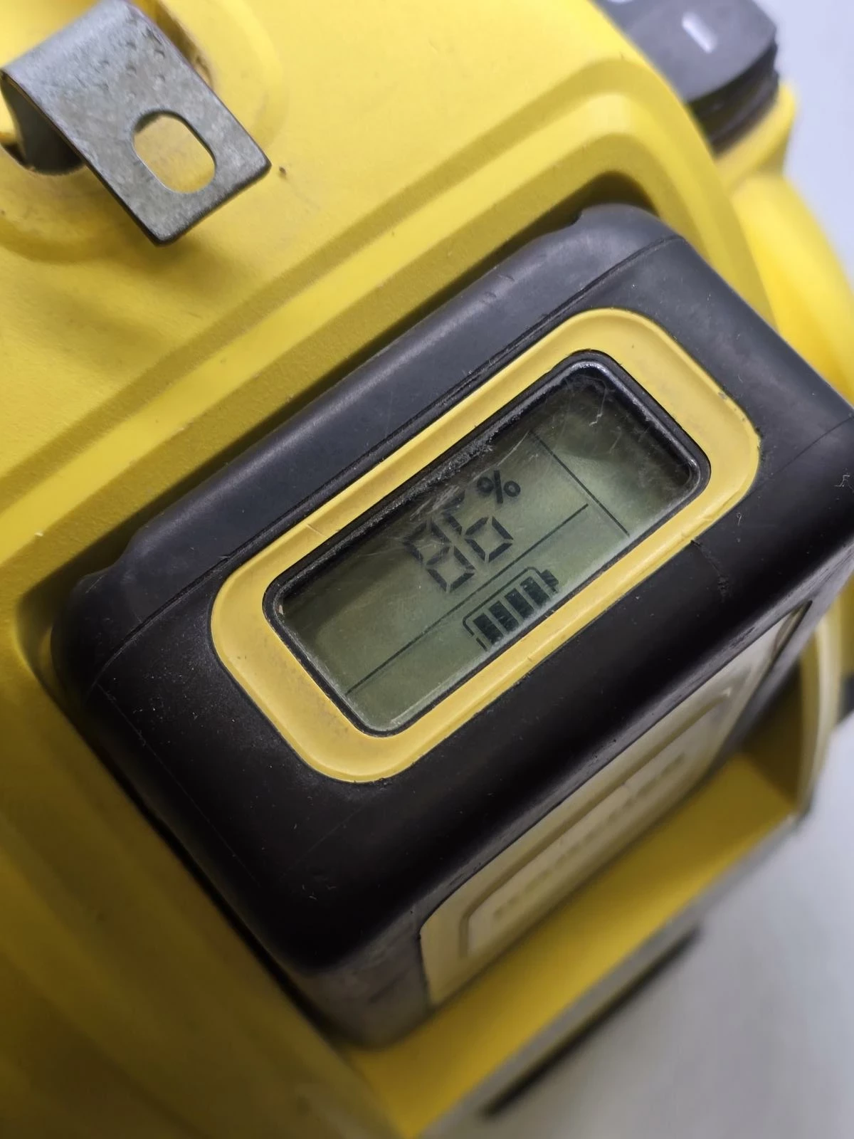 odkurzacz-akumulatorowy-karcher-wd1-compact-maksymalna-moc-25000