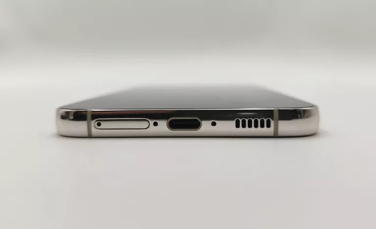 telefon-samsung-galaxy-s23-8256gb-opis-przekatna-ekranu-660