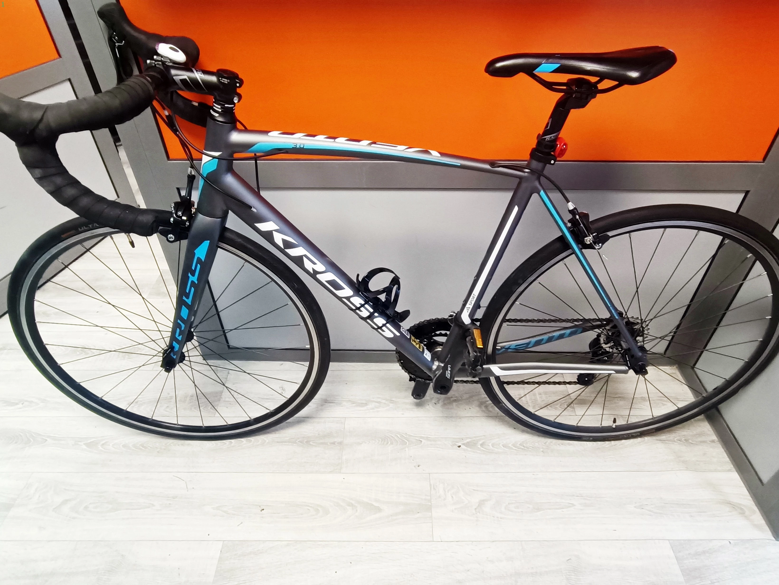 rower-szosowy-kross-vento-30-rama-22-cale-kolo-28-szary-osiedle-czecha-96-poznan