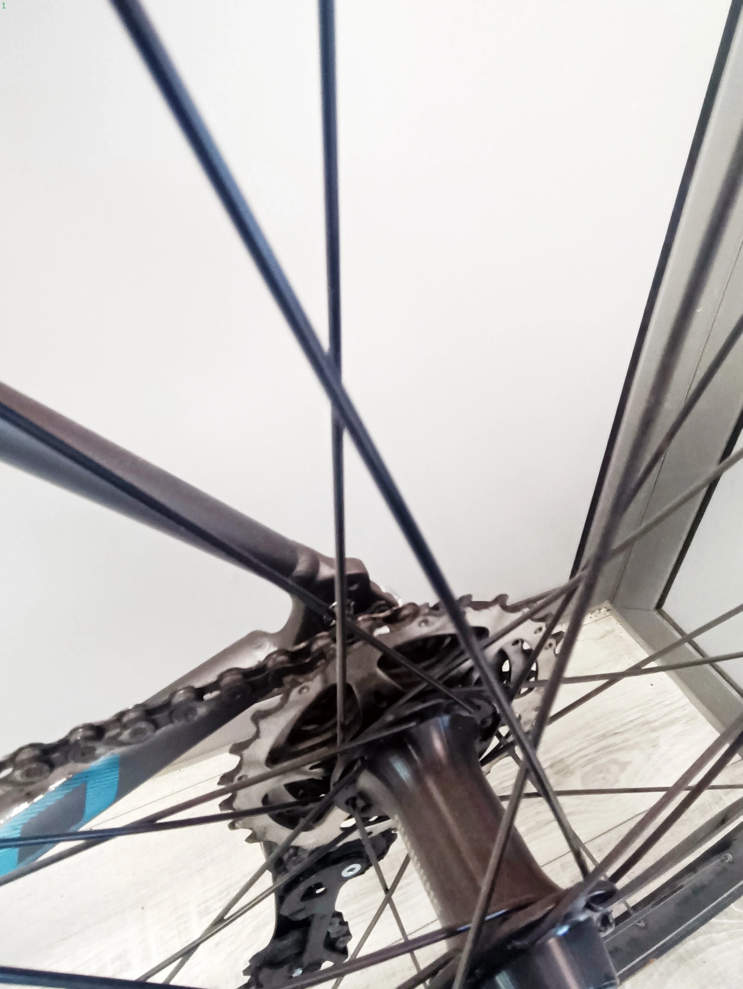 rower-szosowy-kross-vento-30-rama-22-cale-kolo-28-szary-rozmiar-ramy-129290-21