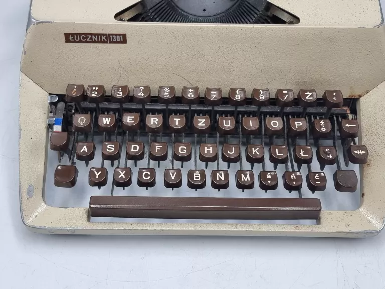 maszyna-do-pisania-lucznik-1301-model-1301