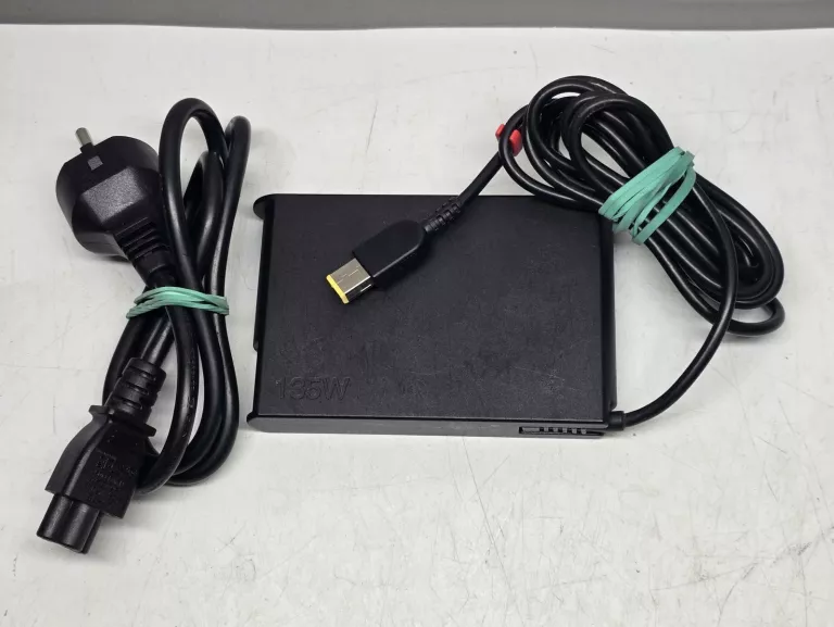 ZASILACZ LENOVO 135W 20V PROSTOKĄTNA WTYCZKA
