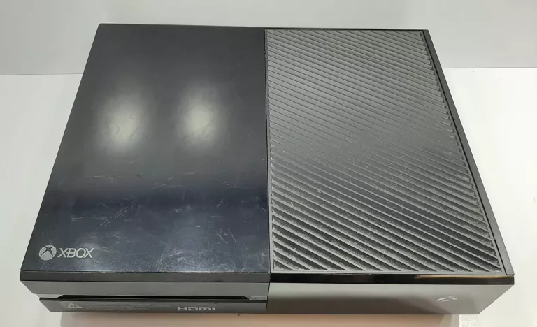 KONSOLA XBOX ONE (1540) 500GB WRAZ Z PADEM ORAZ SENSOREM KINECT