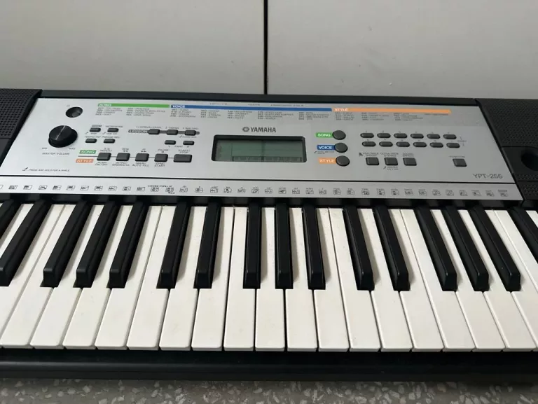 KEYBOARD YAMAHA YPT-255 KOMPLET 385 BRZMIEŃ PREZENT NA ŚWIĘTA