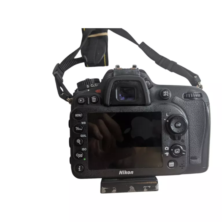 NIKON D7100 + OBIEKTYW 18-105MM