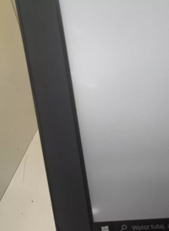 LAPTOP HP OMEN INTEL CORE I5 8GB RAM 1TB HDD JASNE PLAMKI NA WYŚW