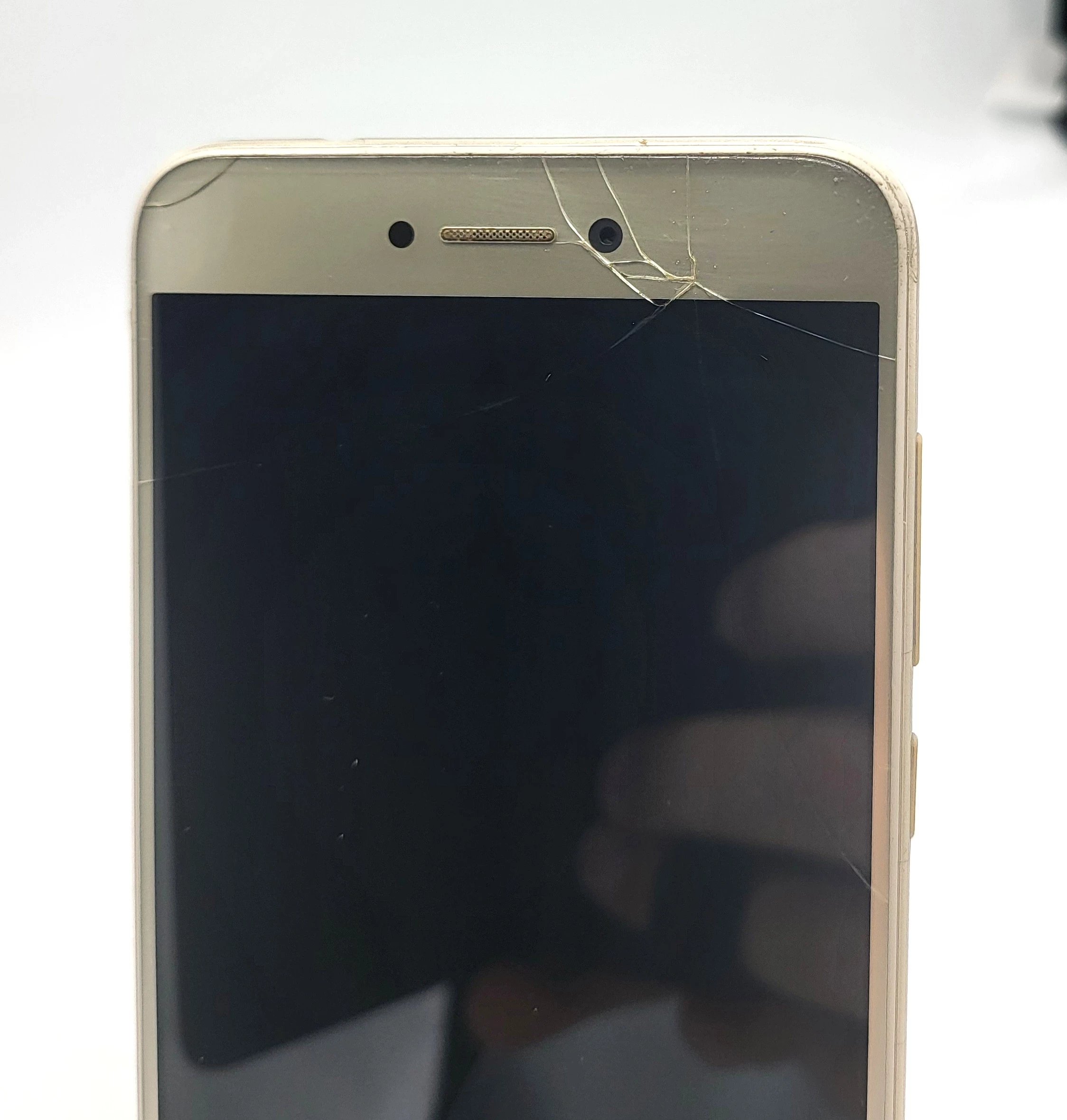 huawei-p9lite-2017-pekniety-przebarwienia-na-ekranie-typ-202685-212929