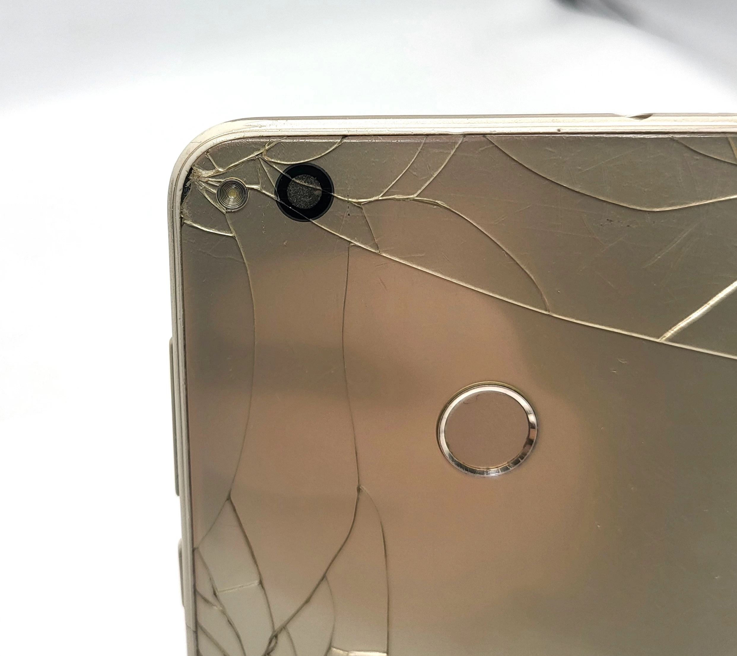 huawei-p9lite-2017-pekniety-przebarwienia-na-ekranie-kod-producenta-qdkba-2330-2016