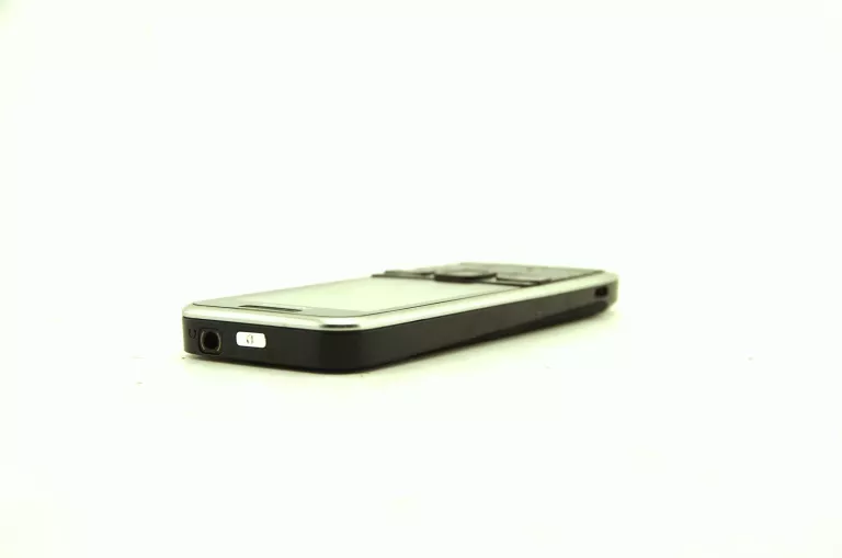 ROZCHYTYWANY KLASYCZNY TELEFON NOKIA E52
