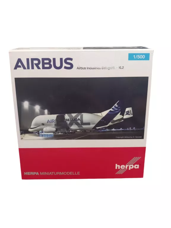 MODEL SAMOLOTU AIRBUS A330-700 BELUGA 1:500