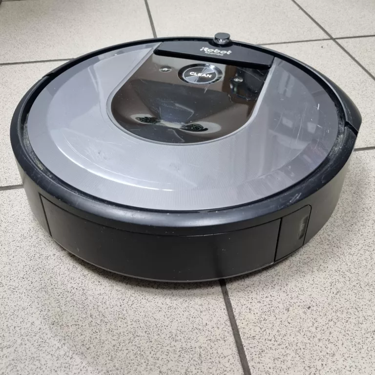 ODKURZACZ AUTOMATYCZNY IROBOT ROOMBA I7 ROBOT SPRZĄTAJĄCY (17070)