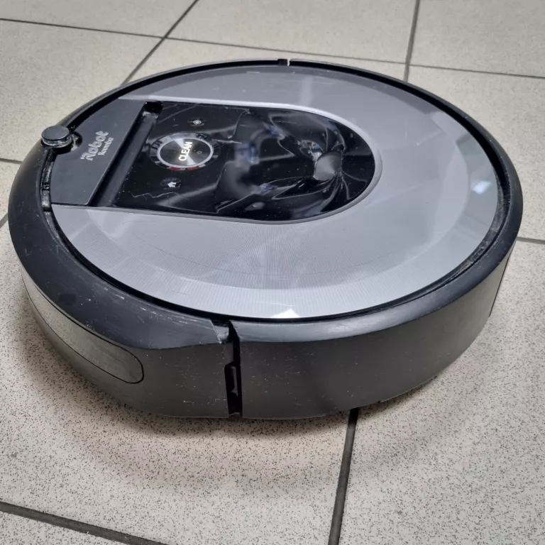 ODKURZACZ AUTOMATYCZNY IROBOT ROOMBA I7 ROBOT SPRZĄTAJĄCY (17070)