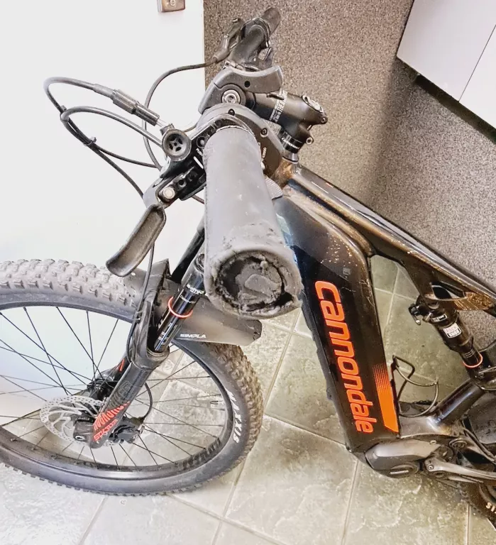 ROWER ELEKTRYCZNY CANNONDALE CUJO NEO 130 3