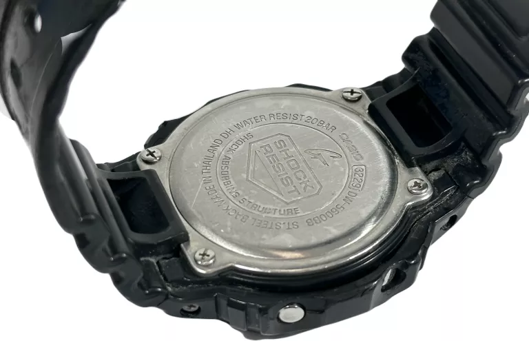 ZEGAREK MĘSKI CASIO DW-5600UBB-1ER G-SHOCK CZARNY NA PASKU SPORTOWY 200M