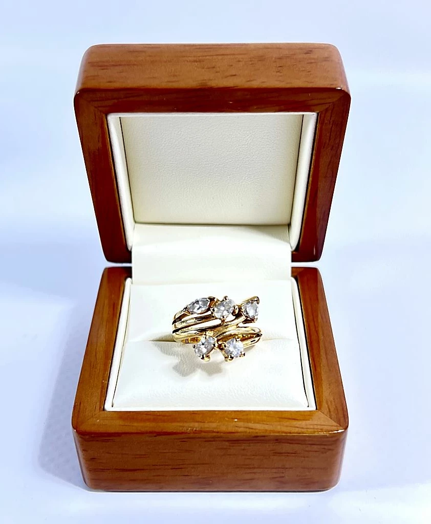 zloty-pierscionek-z-cyrkoniami-520g-8k-333-r11-jurowiecka-11-bialystok