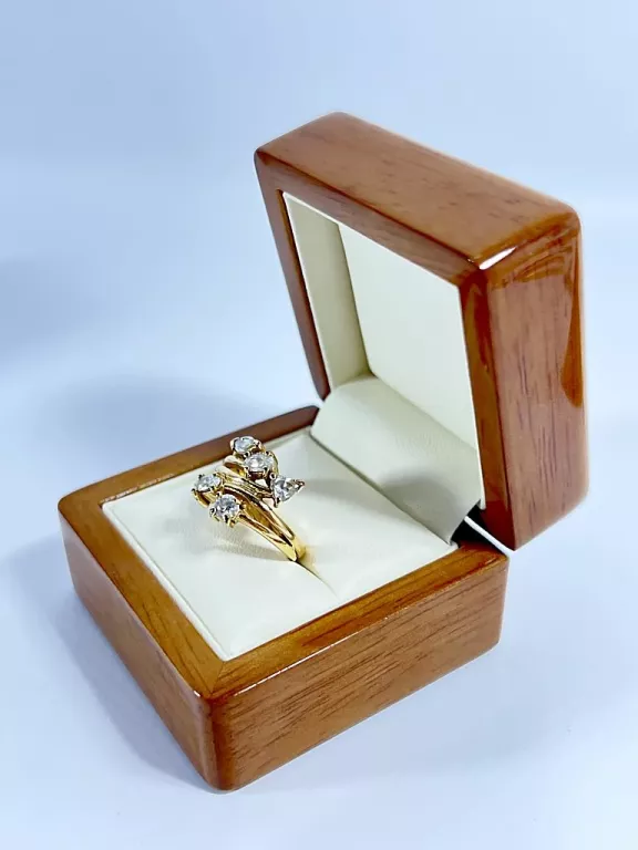 zloty-pierscionek-z-cyrkoniami-520g-8k-333-r11-rodzaj-2205-2