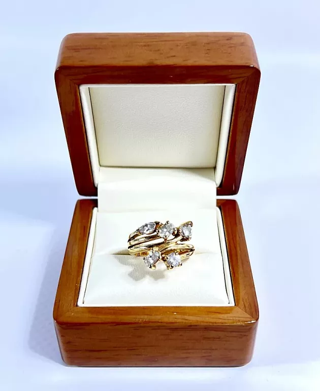 zloty-pierscionek-z-cyrkoniami-520g-8k-333-r11-jurowiecka-11-bialystok