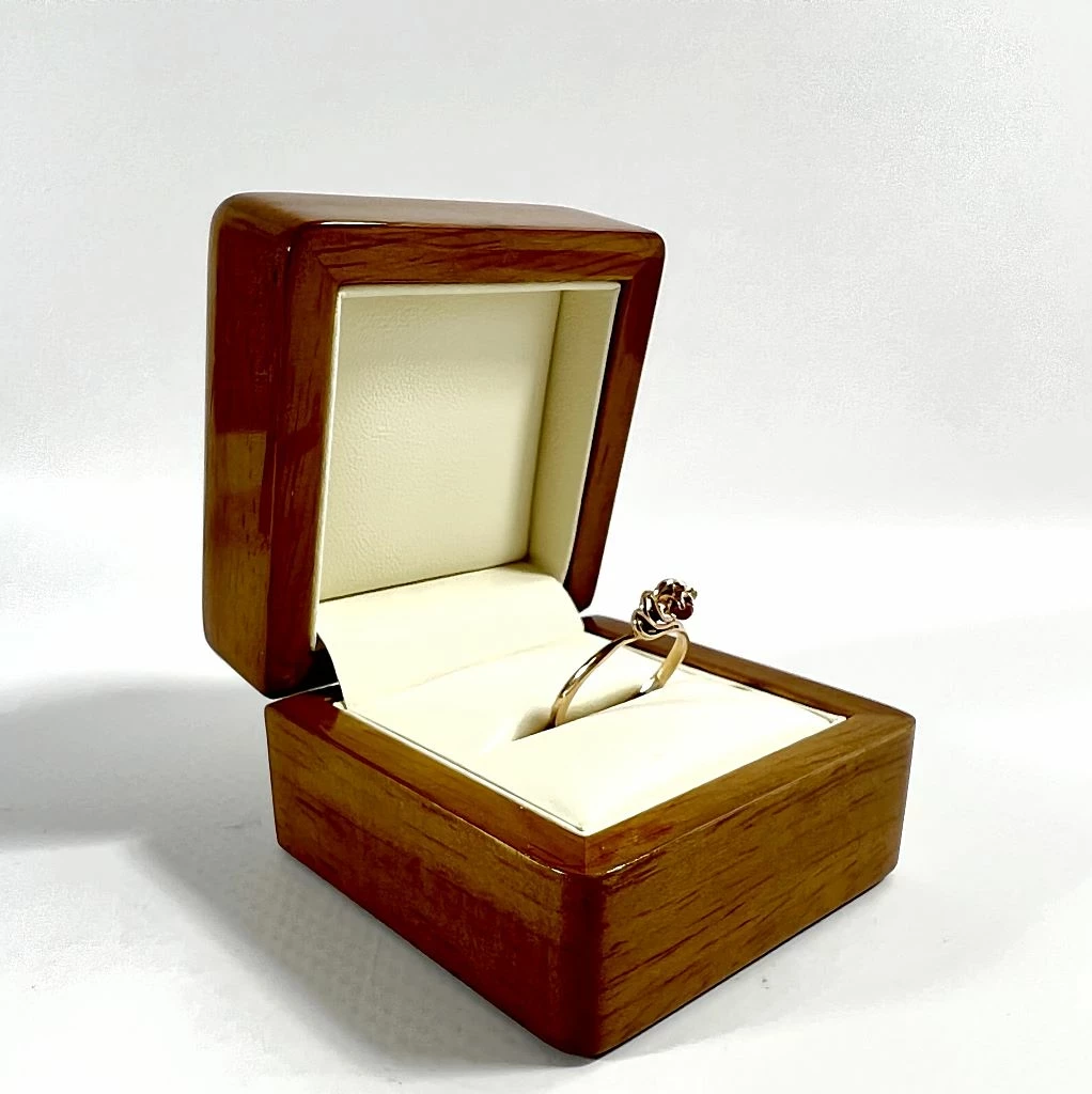 zloty-pierscionek-kwiatek-585-172g-r16-stan-11323-2