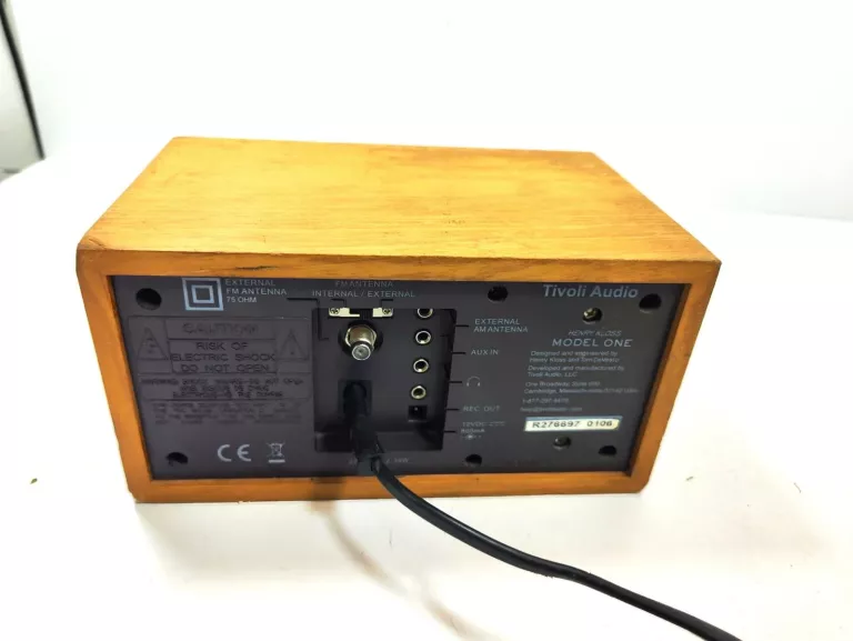 RADIO TIVOLI AUDIO MODEL ONE