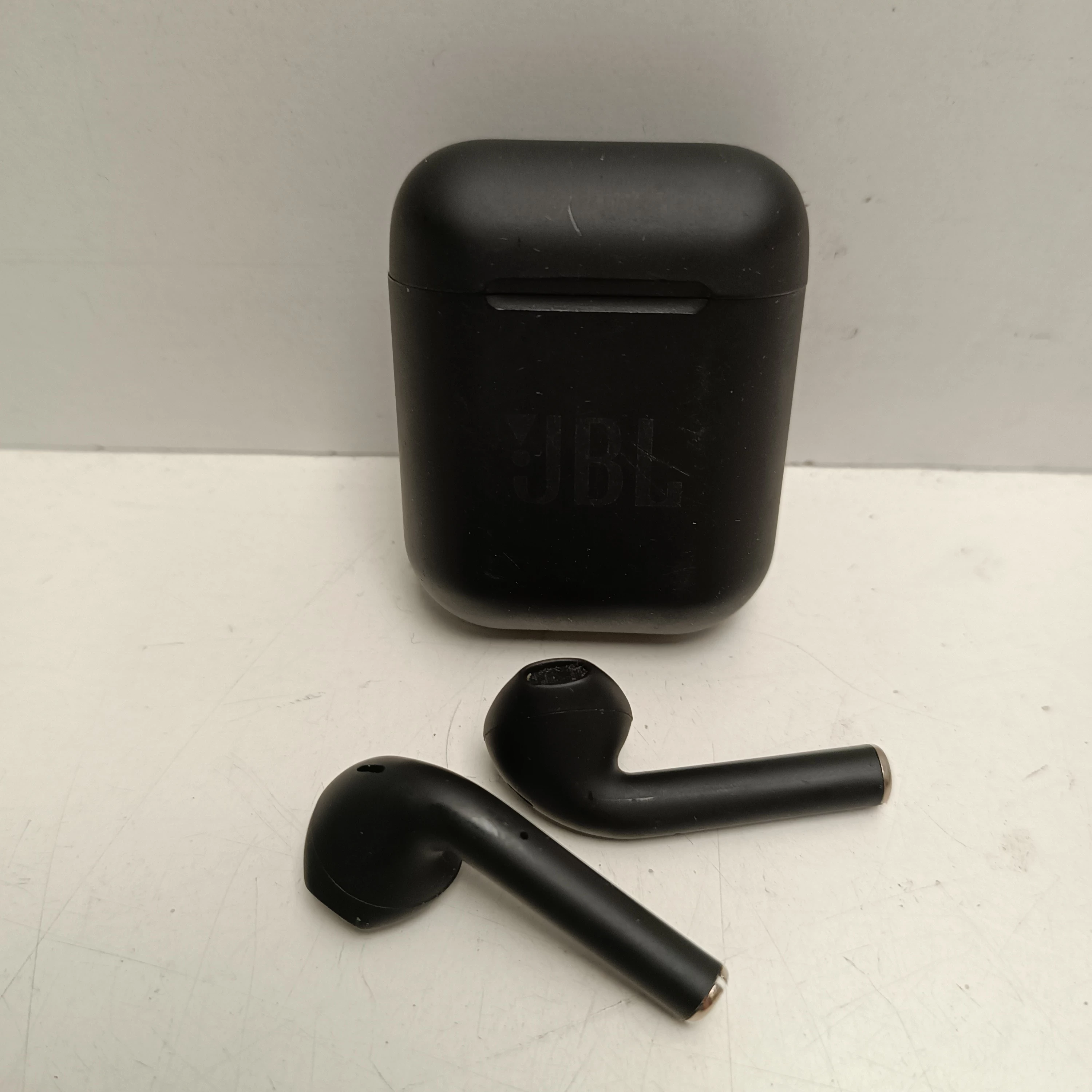 sluchawki-bt-jbl-i12-osiedle-teatralne-3u15-krakow