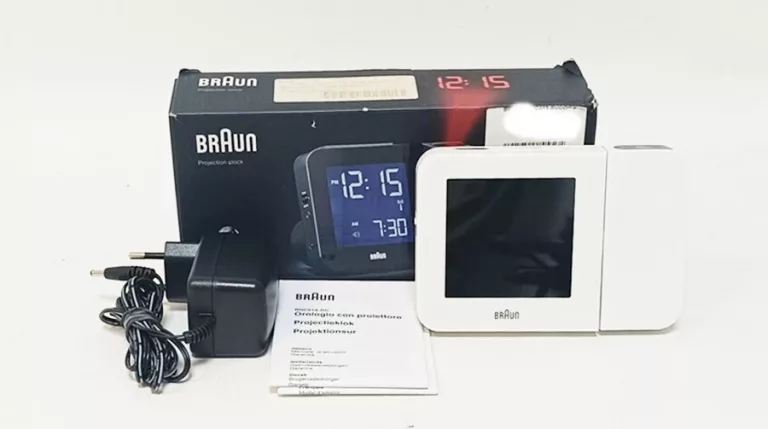 BUDZIK Z PROJEKTOREM BRAUN BNC015