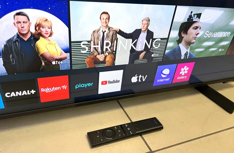 TELEWIZOR SAMSUNG UE43AU8002K